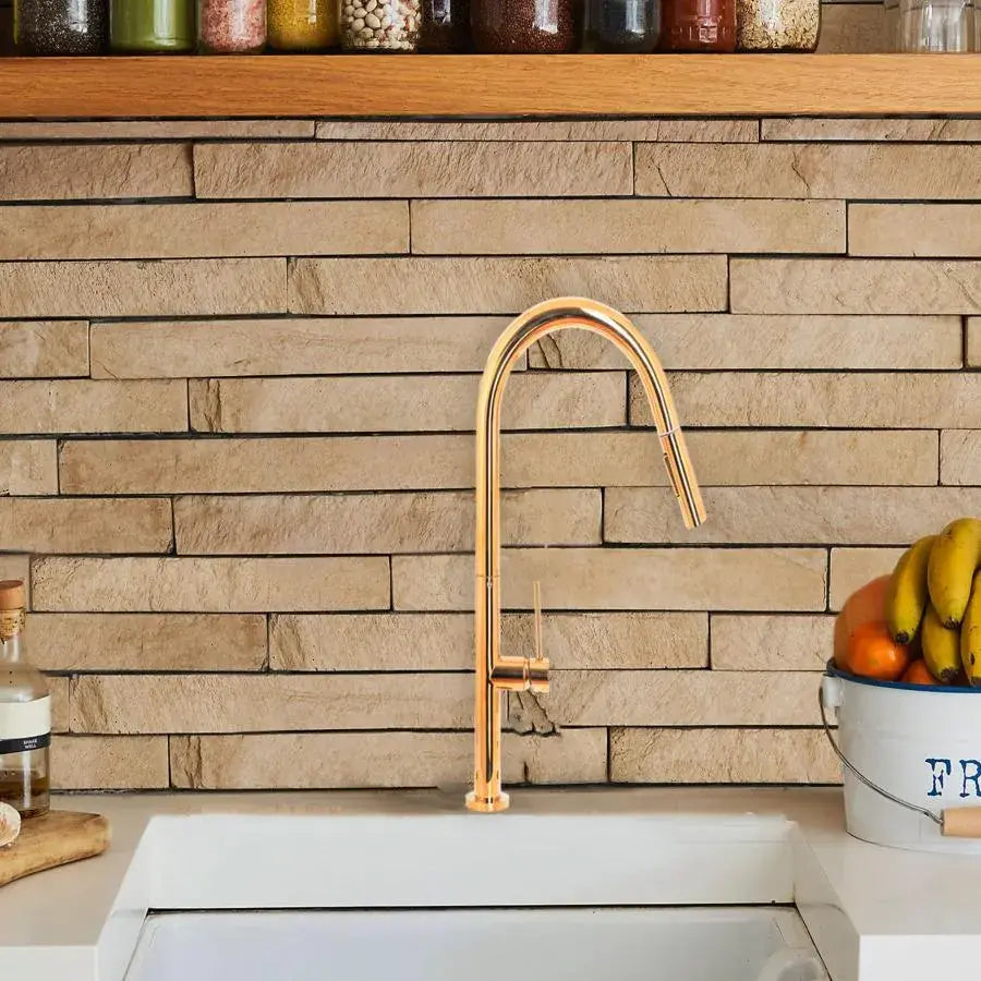 Kuchynská batéria s extrahovateľnou sprchou, sanitárnou mosadzou, zlatom, CF2043