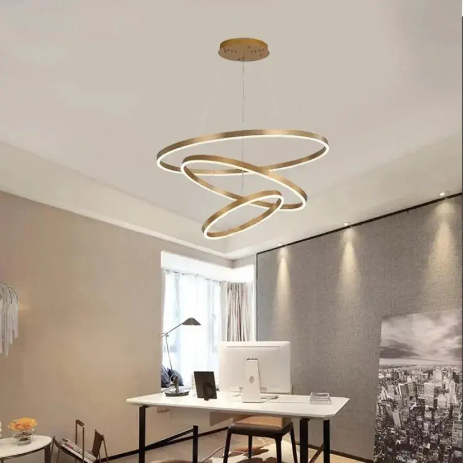 Závesný LED luster s diaľkovým ovládaním AZARIAH 130W, 3 kruhy, Studené/Teplé/Neutrálne svetlo, Stmievateľné, Lesklý zlatý, Nastaviteľná výška