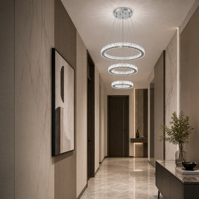 Závesný LED luster s diaľkovým ovládaním a krištáľom PRISM LUMORA 63W, 3 kruhy, studené/teplé/neutrálne svetlo, stmievateľné, lesklý chróm, nastaviteľná výška