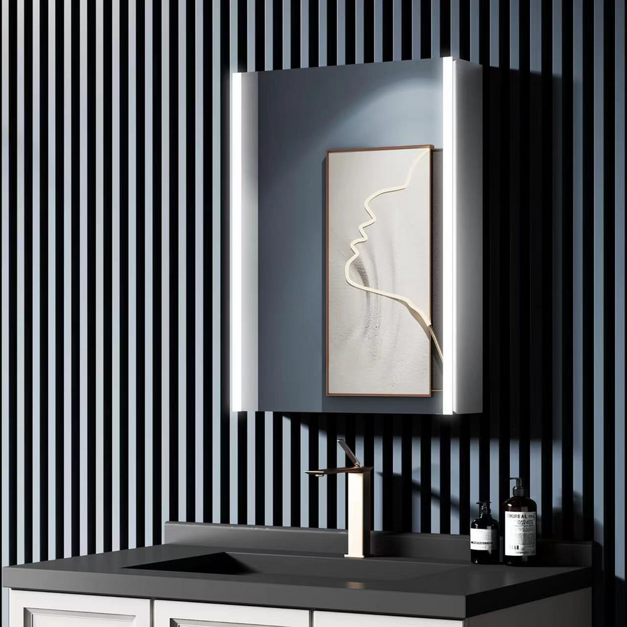 LED zrkadlo so skriňou LAVIN 51x71 cm biely vertikálny pás a kompaktný dizajn