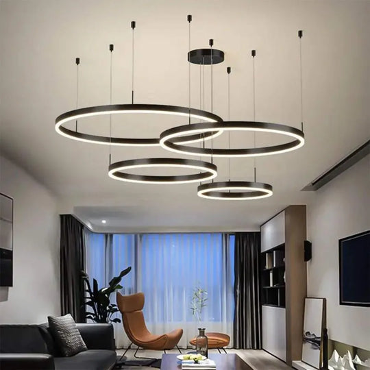 Závesný LED luster s diaľkovým ovládaním ADELAIDA 226W, 4 kruhy, Studené/Teplé/Neutrálne svetlo, Stmievateľné, Čierny, Výškovo nastaviteľné Moderné Lustre Predvolený názov Alessandro Design