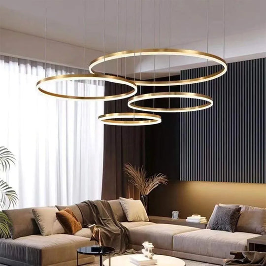 Závesný LED luster s diaľkovým ovládaním ADELAIDA 226W, 4 kruhy, studené/teplé/neutrálne svetlo, stmievateľné, lesklé zlaté, nastaviteľná výška Moderné lustre Predvolený názov Alessandro Design