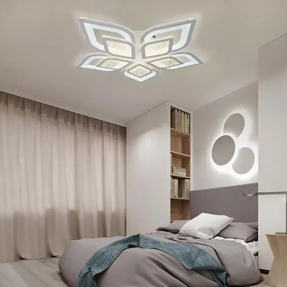 LED luster s diaľkovým ovládaním Dalia, 71 W, 5 okvetných lístkov, studeného/horúceho/neutrálneho svetla, nestabilné, biele