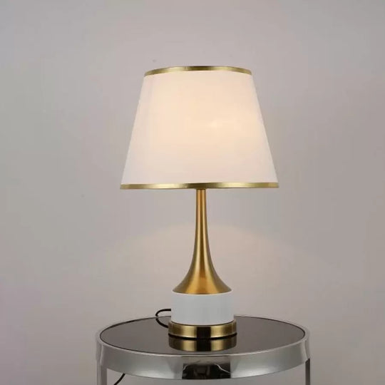 Veioza Azrael 1x E27 Gold Veioze & Lampadare Predvolený názov Alessandro Design